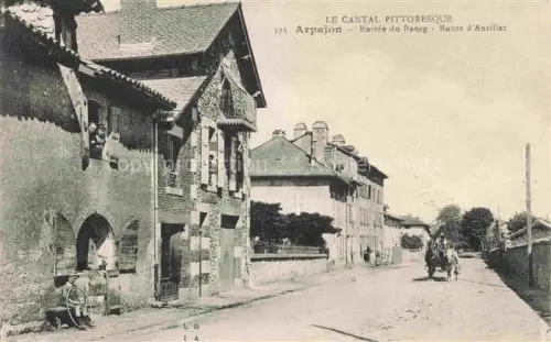 AK / Ansichtskarte Arpajon-sur-Cere AURILLAC 15 Cantal Entrée du Bourg Route d'Aurillac