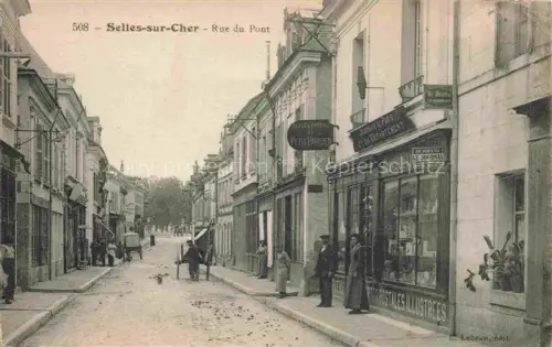 AK / Ansichtskarte Selles-sur-Cher Romorantin-Lanthenay 41 Loir-et-Cher Rue du Pont