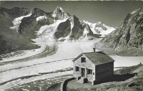 AK / Ansichtskarte Oberaletschhuette 2640m Rhone VS mit Nesthorn Breithorn Lonzahoerner Belchfirn und Oberaletschgletscher