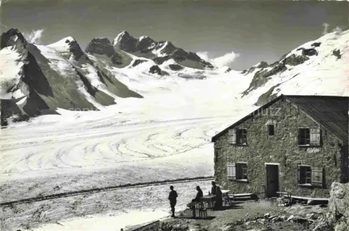 AK / Ansichtskarte Concordiahuette 2870m Finsteraarhorn Jungfrau BE mit Jungfrau und Jungfraujoch