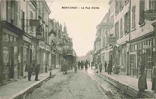 AK / Ansichtskarte MONTARGIS 45 Loiret La Rue Dorée Franchise militaire