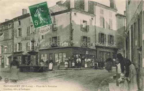 AK / Ansichtskarte Paulhaguet Brioude 43 Haute-Loire Place de la Fontaine