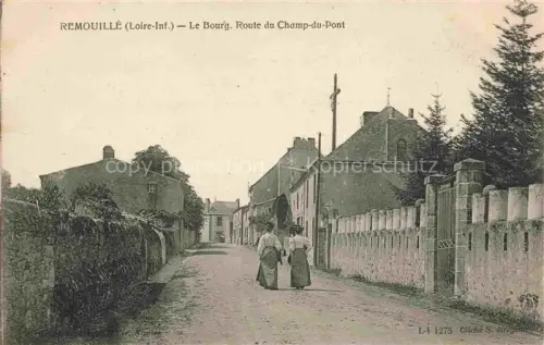 AK / Ansichtskarte Remouille NANTES 44 Loire-Atlantique Le Bourg Route du Champ-du-Pont