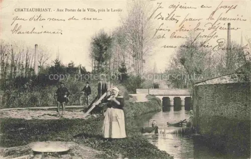 AK / Ansichtskarte Chateaubriant 44 Loire-Atlantique Aux portes de la ville près le lavoir