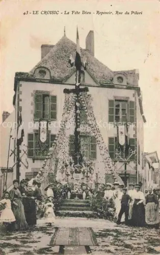 AK / Ansichtskarte Le Croisic Saint-Nazaire 44 Loire-Atlantique La Fête Dieu Reposoir Rue du ilori