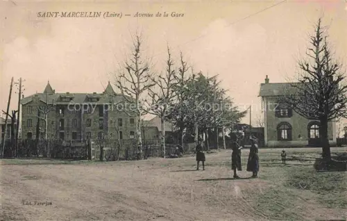 AK / Ansichtskarte Saint-Marcellin-en-Forez Avenue de la Gare