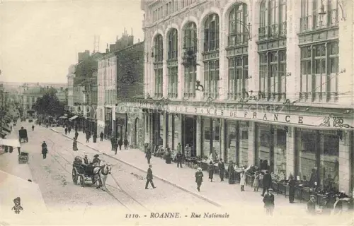 AK / Ansichtskarte ROANNE 42 Loire Rue Nationale