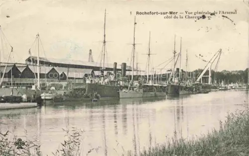 AK / Ansichtskarte Rochefort sur Mer 17 Charente-Maritime Vue générale de l'Arsenal côté de la Charente Correspondence Militaire Feldpost