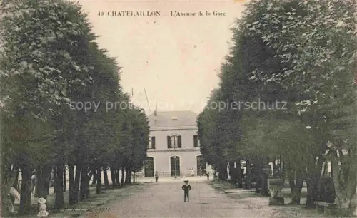 AK / Ansichtskarte CHATELAILLON-Plage 17 Charente-Maritime Avenue de la Gare