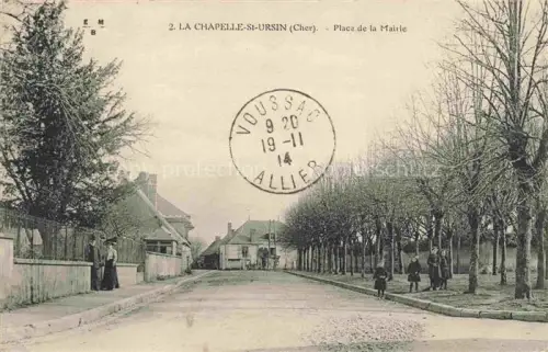 AK / Ansichtskarte La Chapelle-St-Ursin BOURGES 18 Cher Place de la Mairie