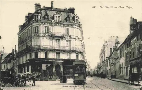 AK / Ansichtskarte BOURGES 18 Cher Place Cujas Tram