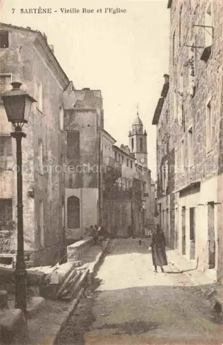 AK / Ansichtskarte Sartene 2A Corse-du-Sud Vieille rue et l'église