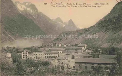 AK / Ansichtskarte Riouperoux Livet-et-Gavet GRENOBLE 38 Isere Vue d'ensemble des usines au fond les Vaudaines