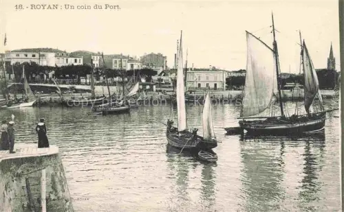 AK / Ansichtskarte ROYAN 17 Charente-Maritime Un coin du port