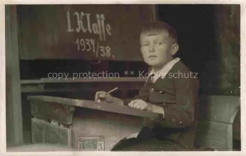 AK / Ansichtskarte Schule School Ecole Escuela Scuola-- Junge  