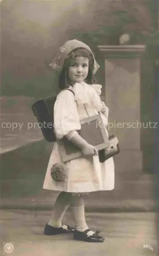 AK / Ansichtskarte Foto NPG Nr. 885/4 Maedchen Kind Einschulung 