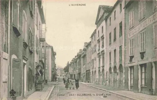 AK / Ansichtskarte Allanche Saint-Flour 15 Cantal La Grande Rue