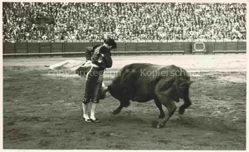 AK / Ansichtskarte Stierkampf Corrida de Toros Bullfight-- 
