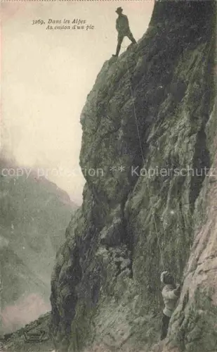 AK / Ansichtskarte Bergsteigen Klettern Mountaineering Alpinisme Alpinismo-- Dans les Alpes Ascension un pic