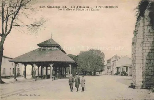 AK / Ansichtskarte Saint-Georges-d Oleron Les Halles et Place de l'Eglise