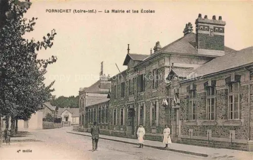 AK / Ansichtskarte PORNICHET Saint-Nazaire 44 Loire-Atlantique La Mairie et les écoles