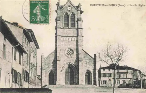 AK / Ansichtskarte Essertines-en-Donzy MONTBRISON 42 Loire Place de l'Eglise