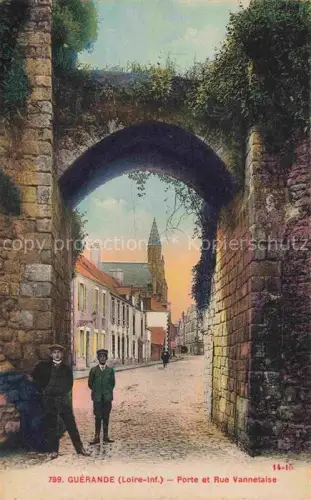 AK / Ansichtskarte Guerande Saint-Nazaire 44 Loire-Atlantique Porte et Rue Vannetaise