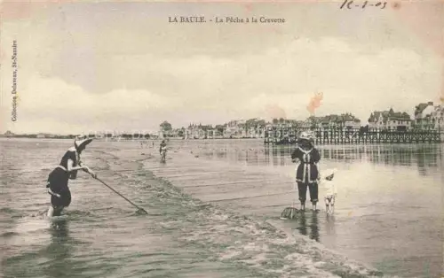 AK / Ansichtskarte LA-BAULE-SUR-MER La-Baule-les-Pins 44 La pêche à la crevette