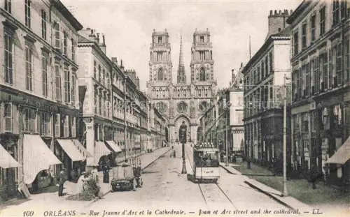 AK / Ansichtskarte ORLEANS 45 Loiret Rue Jeanne d'Arc et la Cathédrale