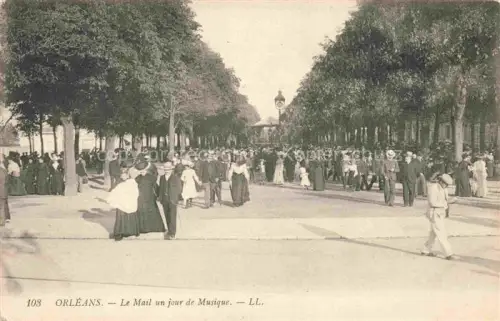 AK / Ansichtskarte ORLEANS 45 Loiret Le Mail un jour de musique