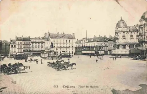 AK / Ansichtskarte ORLEANS 45 Loiret Place du Martroi Monument