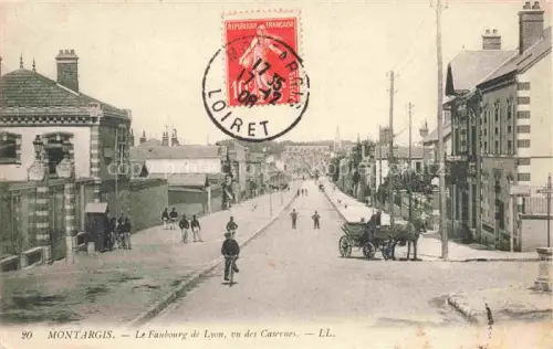 AK / Ansichtskarte MONTARGIS 45 Loiret Le Faubourg de Lyon vu des casernes