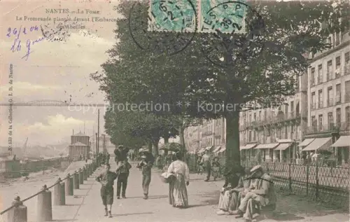 AK / Ansichtskarte NANTES 44 Loire-Atlantique La Fosse Promenade plantée devant l'Embarcadère des Abeilles