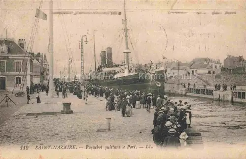 AK / Ansichtskarte SAINT-NAZAIRE  ST-NAZAIRE 44 Loire-Atlantique Paquebot quittant le port