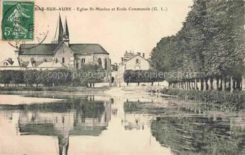 AK / Ansichtskarte Bar-sur-Aube 10 Aube Eglise St. Maclou et Ecole Communale