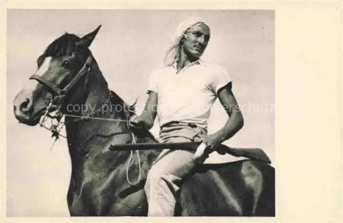 AK / Ansichtskarte PFERDE Horses Cheval The Kvutzah Watchman