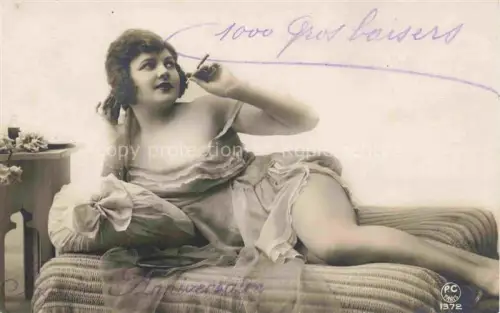 AK / Ansichtskarte Foto PC Paris Nr. 1372 Frauen Rauchen 