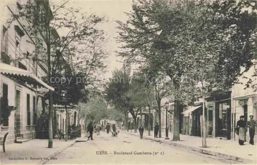 AK / Ansichtskarte Uzes NIMES 30 Gard Boulevard Gambetta
