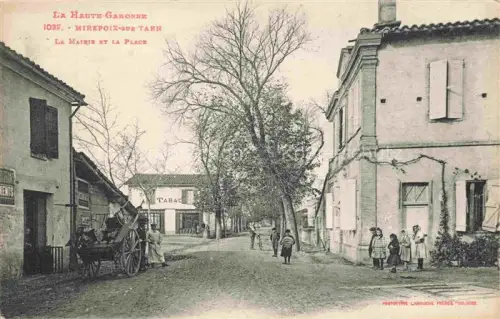 AK / Ansichtskarte Mirepoix-sur-Tarn Toulouse 31 Haute-Garonne La Mairie et la Place