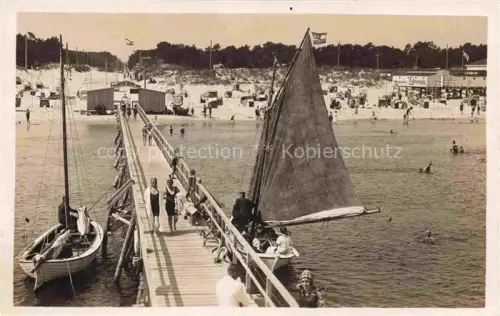 AK / Ansichtskarte BAABE Ostseebad Ruegen Seebruecke Strand