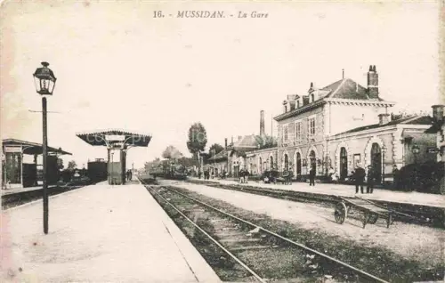 AK / Ansichtskarte Mussidan Perigueux 24 Dordogne La Gare