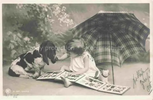 AK / Ansichtskarte Foto RPH Nr. s 331 4423 Maedchen Hund Regenschirm 