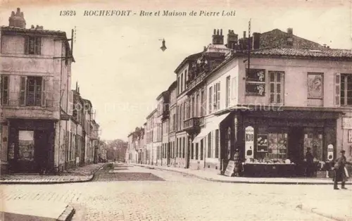 AK / Ansichtskarte ROCHEFORT  -SUR-MER 17 Charente-Maritime Rue et Maison de Pierre Loti