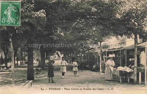 AK / Ansichtskarte FOURAS-LES-BAINS 17 Charente-Maritime Place Carnot et Avenue du Casino