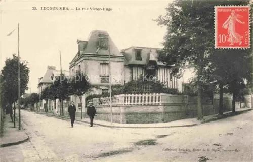 AK / Ansichtskarte LUC-SUR-MER CAEN 14 Calvados Rue Victor Hugo