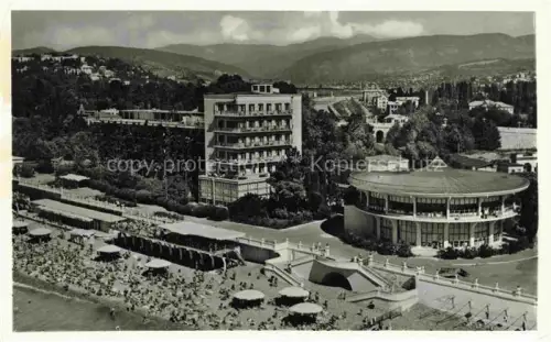 AK / Ansichtskarte SOTSCHI Sochi RU Panorama Strand