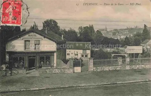 AK / Ansichtskarte Epernon Chartres 28 Eure-et-Loir Place de la Gare