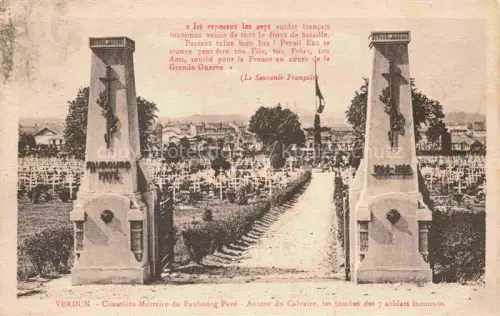 AK / Ansichtskarte VERDUN  55 Meuse Cimetiere Militaire du Faubourg Pave Autour du Calvaire les tombes des 7 soldats inconnus