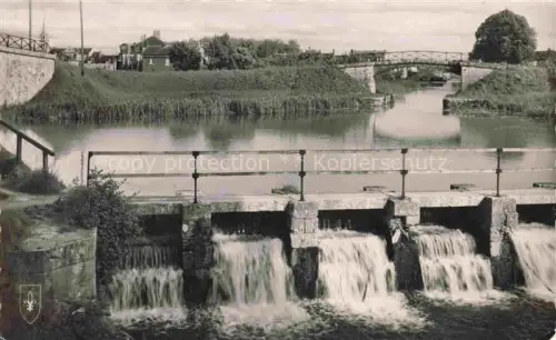 AK / Ansichtskarte Briare-le-Canal Montargis 45 Loiret Le deversoir de la Trezee au Barbaran