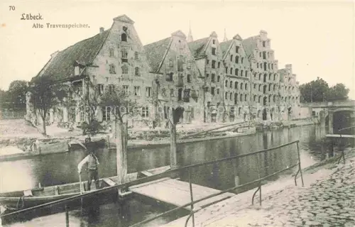 AK / Ansichtskarte LueBECK Alte Travenspeicher